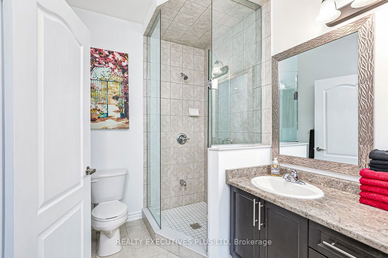 25 Mclean Ave  Collingwood, L9Y 3V2 | Image 21