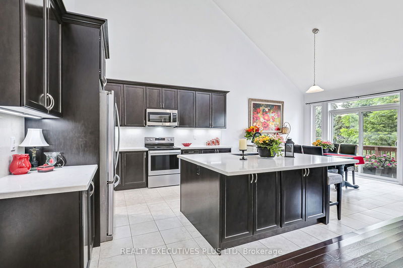 25 Mclean Ave  Collingwood, L9Y 3V2 | Image 9