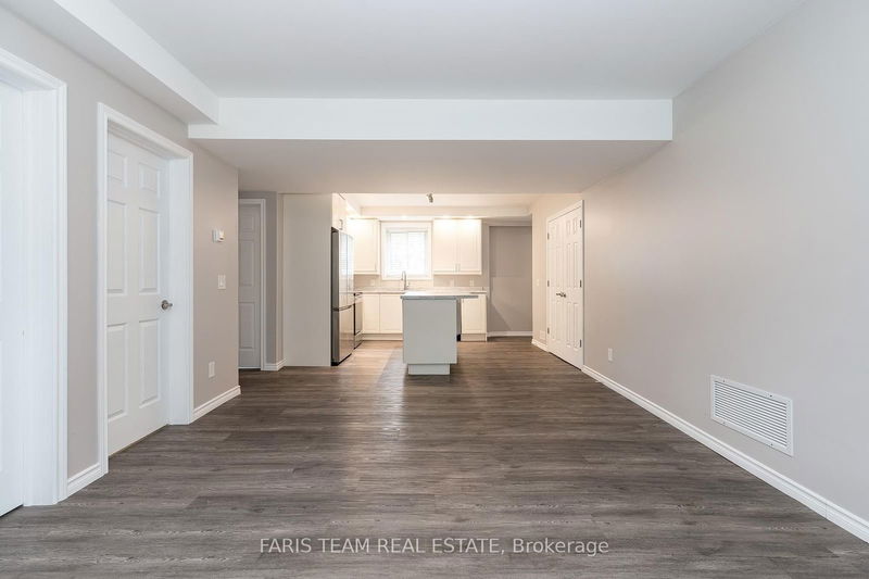 2082 Centre Ave  Severn, L3V 6H3 | Image 9