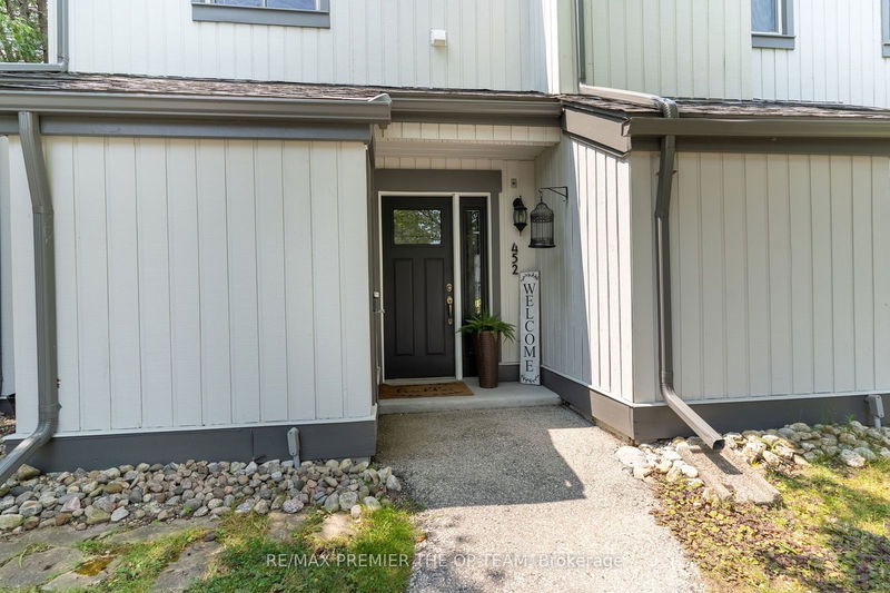 home for lease on 452 Oxbow Crescent