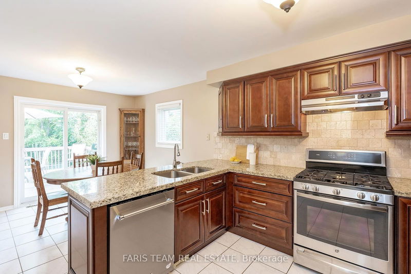 109 Dyer Dr  Wasaga Beach, L9Z 1E5 | Image 3