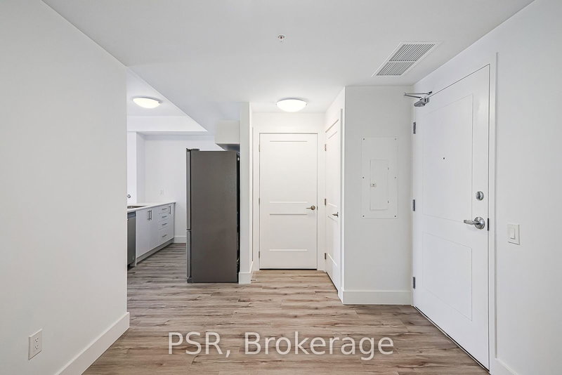 202 - 4 Kimberly Lane, Collingwood, L9Y 5K8 | Image 2