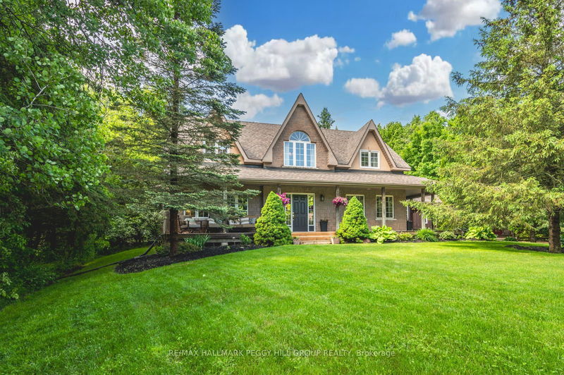 home for sale on 8 Red Oak Crescent
