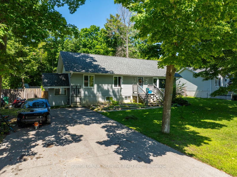 home for sale on 37 St. Laurent Boulevard S
