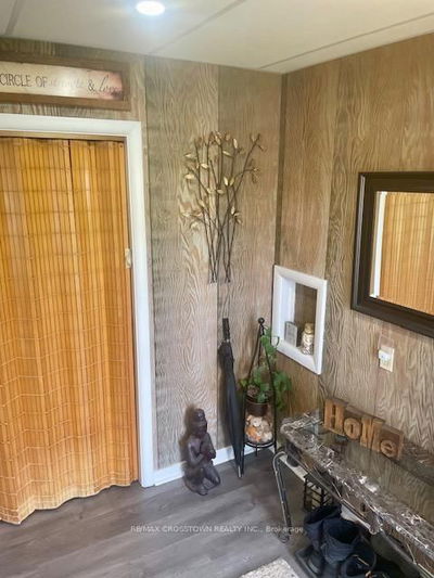 220 Main St, Wasaga Beach - Wasaga Beach image-0-3