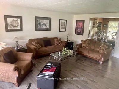 220 Main St, Wasaga Beach - Wasaga Beach image-0-4