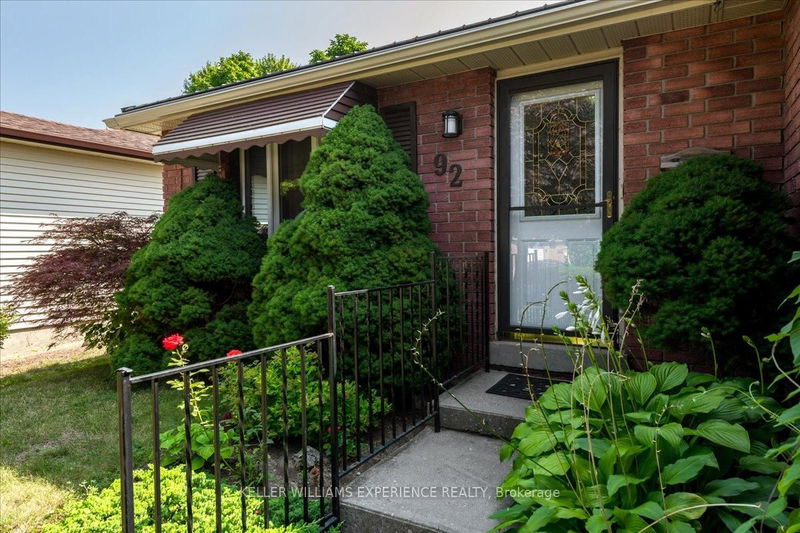 92 Hickling Tr  Barrie, L4M 5T3 | Image 3