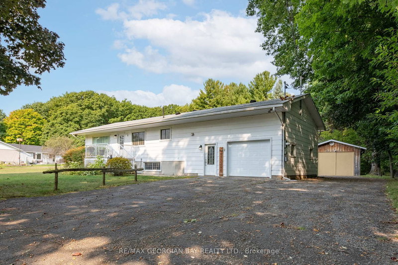 1034 Pine Grove Rd, Penetanguishene, L9M 2B5 | Image 2