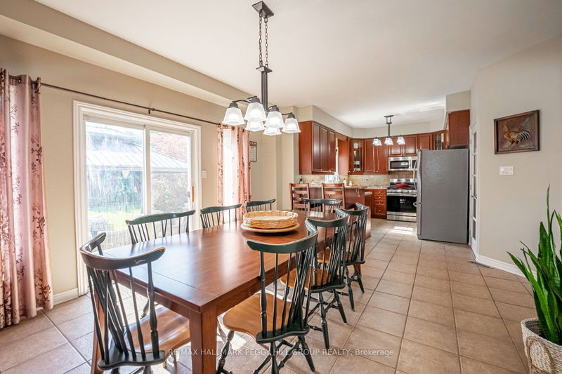 19 Serena Lane  Barrie, L4N 0V6 | Image 4