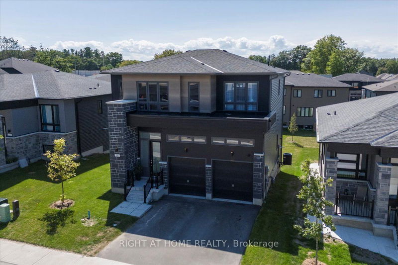 96 Berkely St  Wasaga Beach, L9Z 0K5 | Image 1