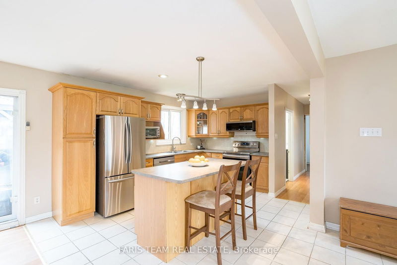 23 Greengables Dr  Oro-Medonte, L0L 1T0 | Image 4