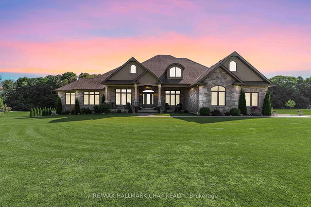 4428 North Valley Lane