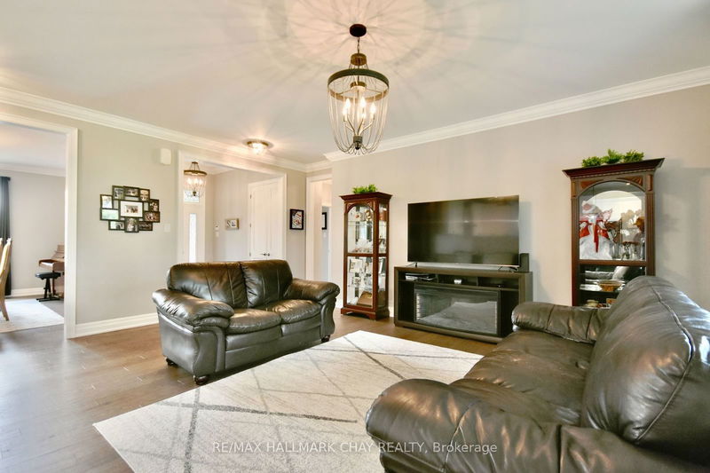 5 Kanata Crt  Springwater, L9X 0V4 | Image 11