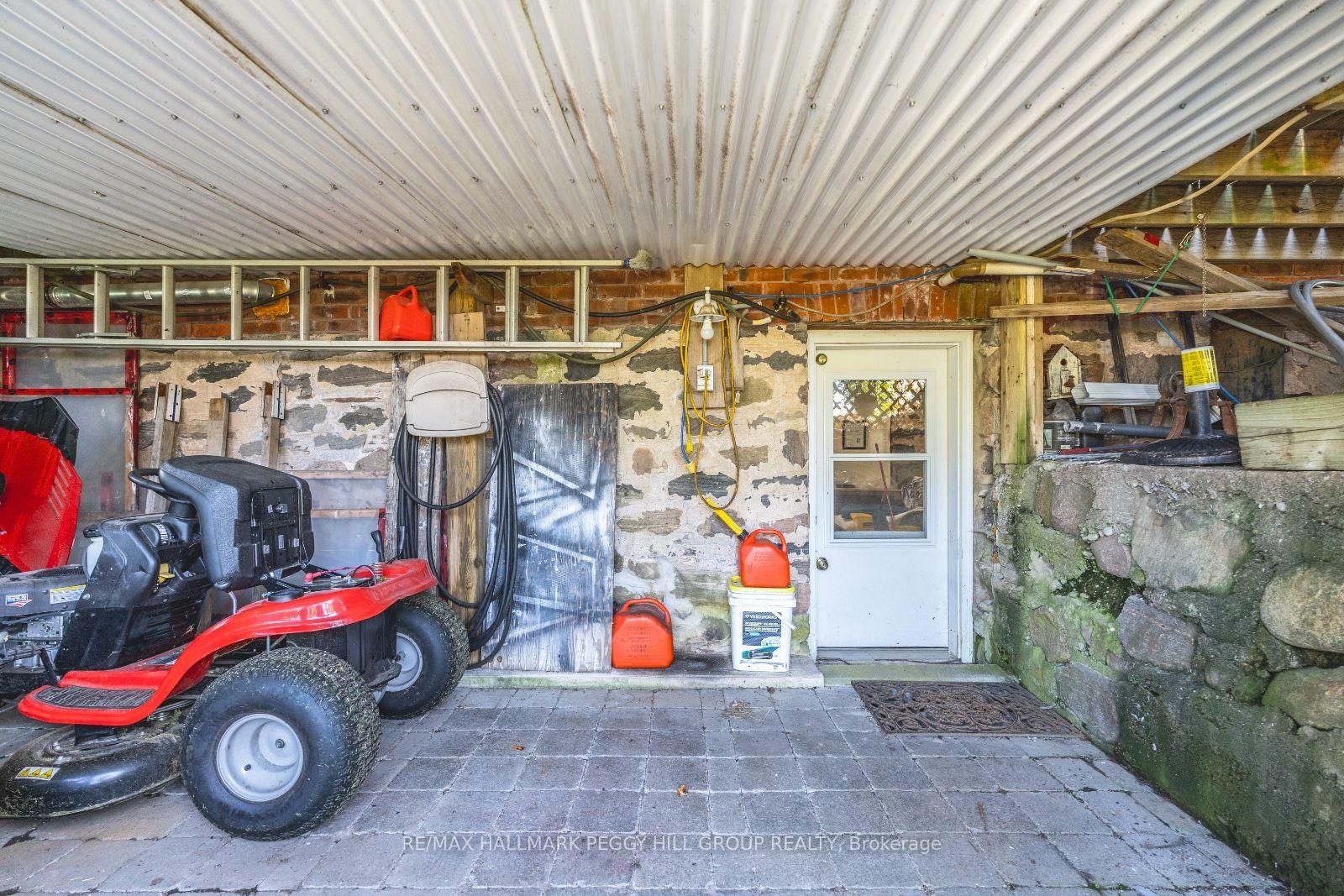 Listing Image 8