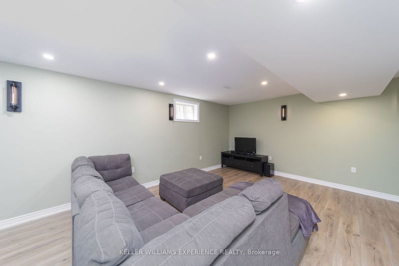 141 Benson Dr  Barrie, L4N 7Y3 | Image 25