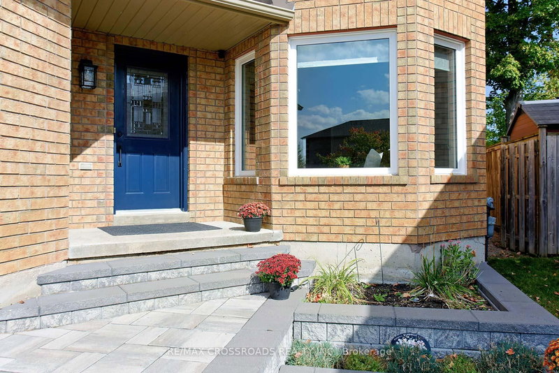 53 Priscilla's Pl, Barrie, L4N 5X6 | Image 2