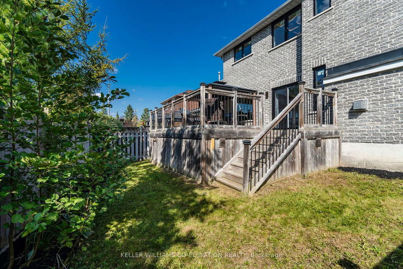 99 McIntyre Dr  Barrie, L4N 4K6 | Image 38