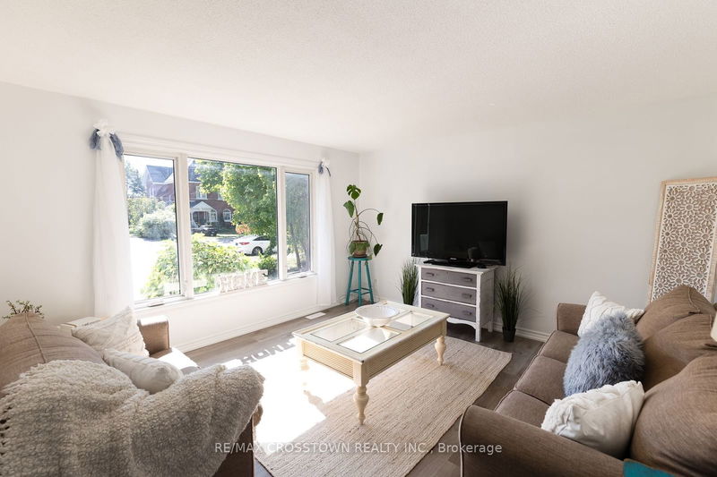 50 Queen St E Springwater, L0L 1P0 | Image 11