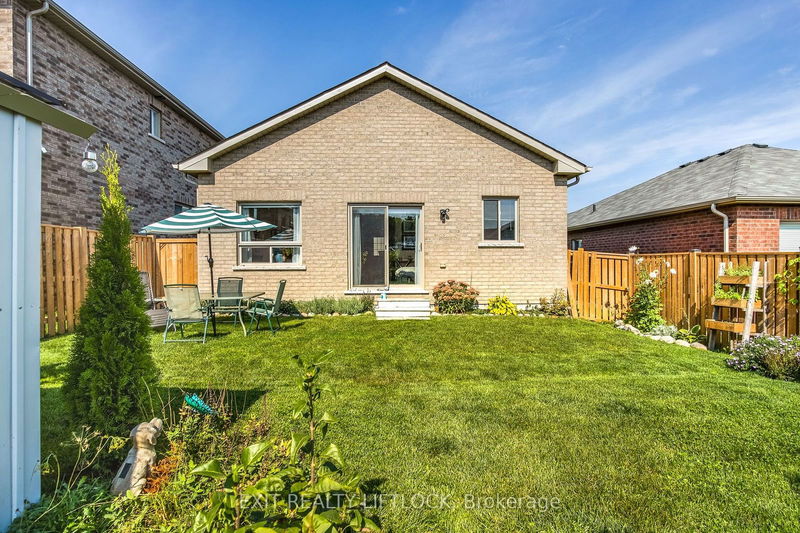 8 Beausoleil Dr  Penetanguishene, L9M 0V8 | Image 25