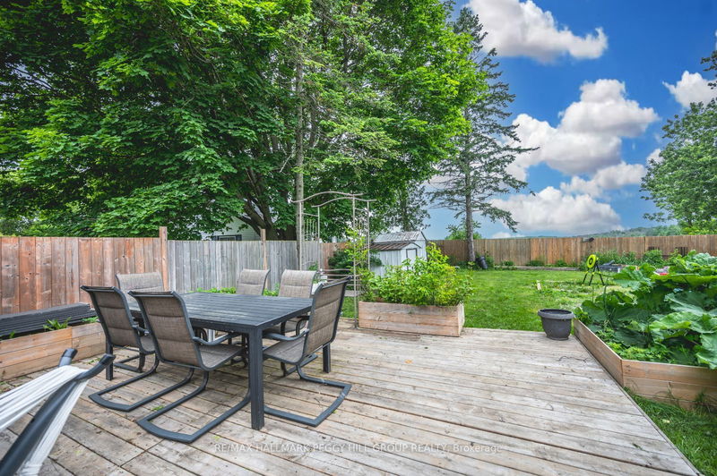 1556 Flos Rd 4  W Springwater, L0L 2K0 | Image 15