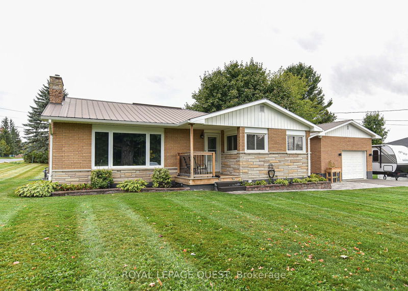 home for sale on 1892 Warminster Sideroad