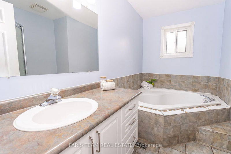 26 Burton Cres  Springwater, L0L 1P0 | Image 14