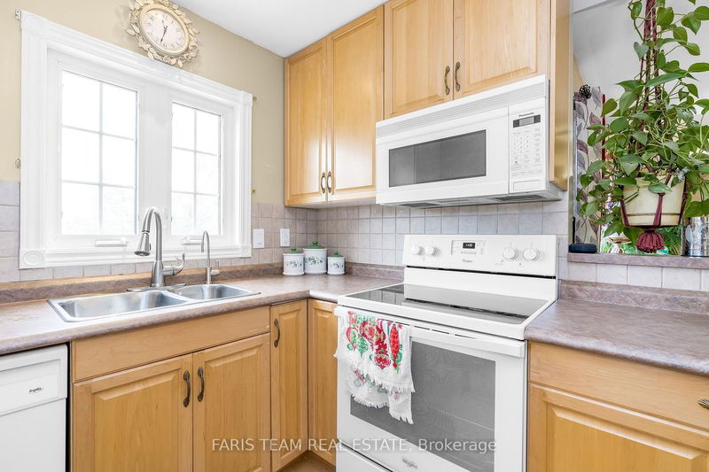 55 Therrien Crt  Penetanguishene, L9M 1P6 | Image 6