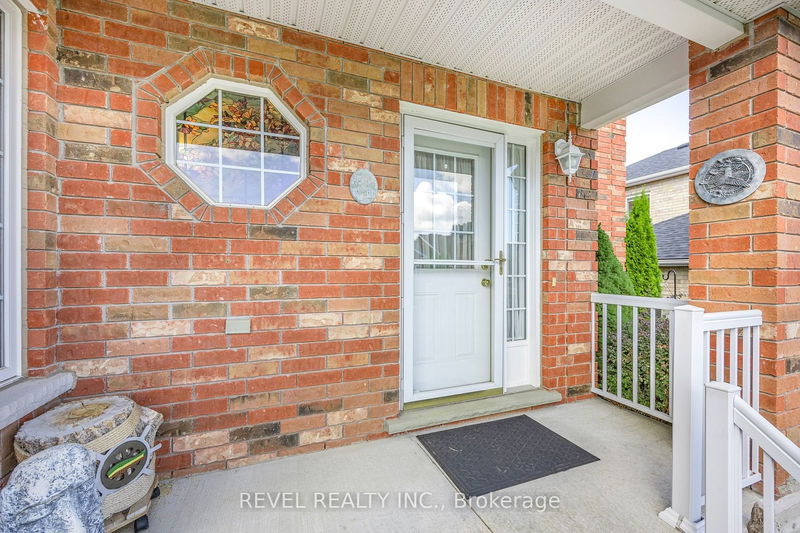 1030 Whitney Cres  Midland, L4R 5N3 | Image 2