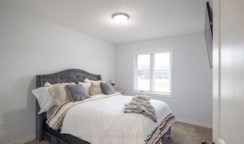 14 Henry Ball Crt  Oro-Medonte, L0K 2G1 | Image 15