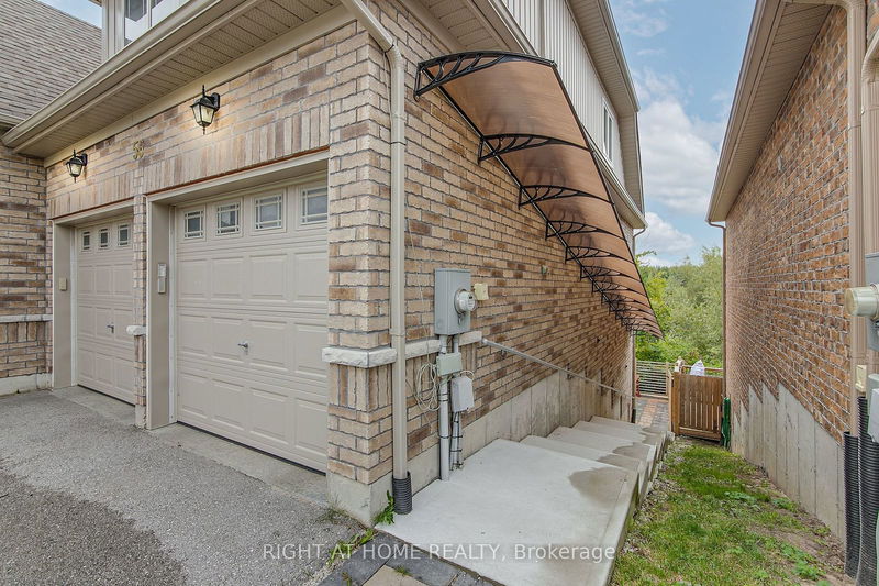 56 Megan Cres  Barrie, L4N 6E4 | Image 27