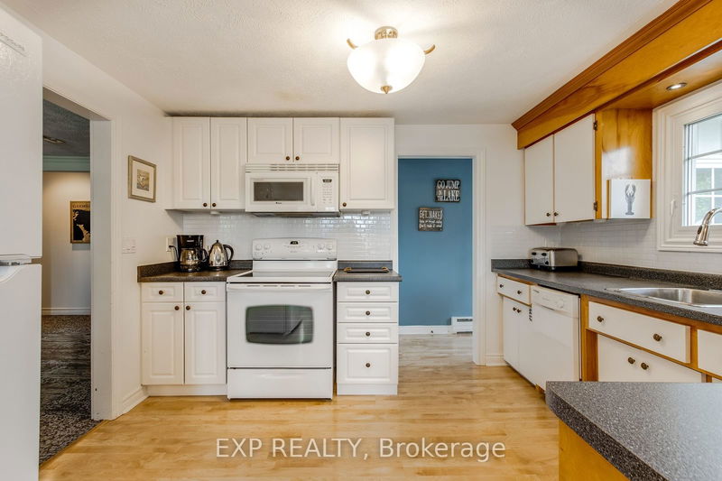 304 Champlain Rd  Penetanguishene, L9M 1S4 | Image 14