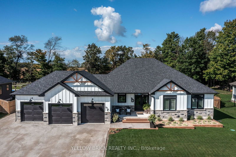 18 Cheslock Cres  Oro-Medonte, L3V 8N8 | Image 2