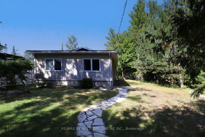 1950 River Rd W Wasaga Beach, L9Z 2W2 | Image 1