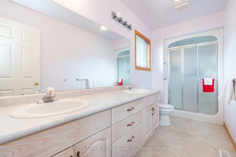 2 St James Pl  Wasaga Beach, L9Z 3A8 | Image 10