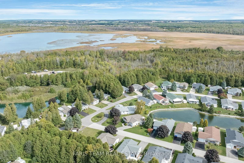 2 St James Pl  Wasaga Beach, L9Z 3A8 | Image 19