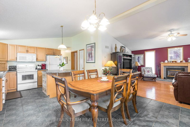 2 St James Pl  Wasaga Beach, L9Z 3A8 | Image 6