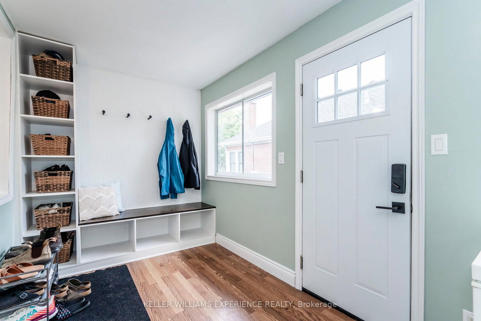 Listing Image 5