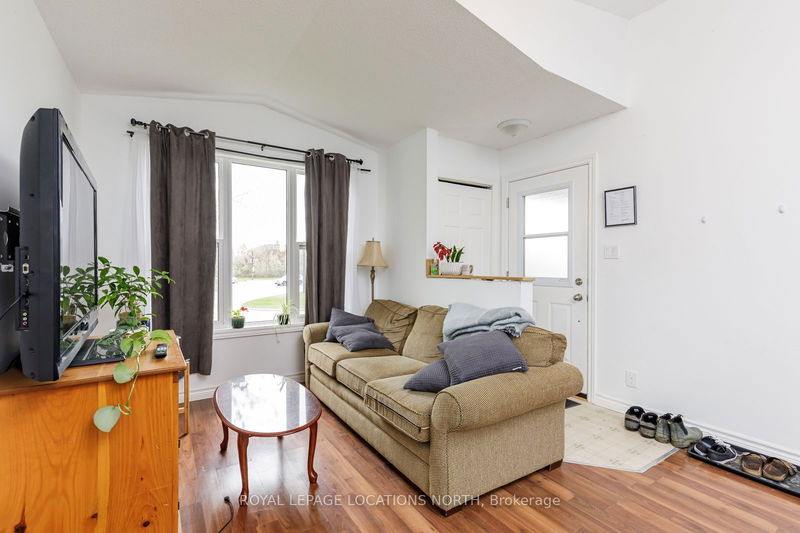 51 Raglan St  Collingwood, L9Y 4Y6 | Image 6