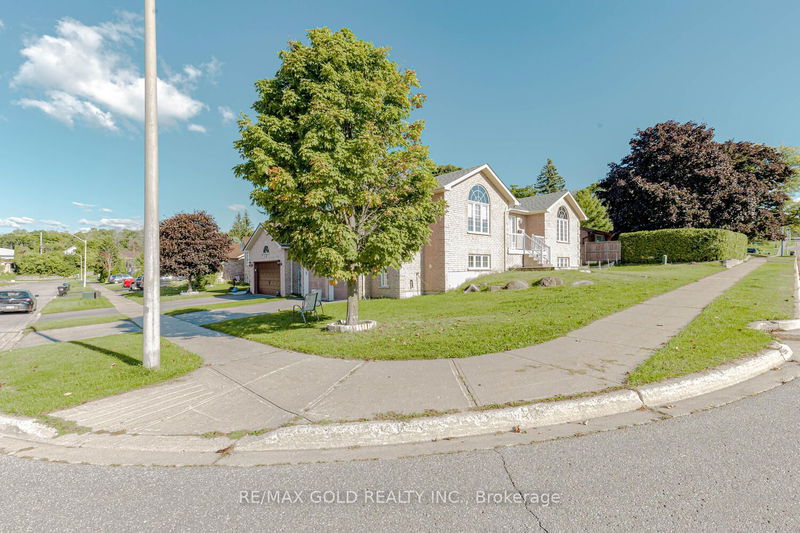 441 Irwin St  Midland, L4R 2V6 | Image 1