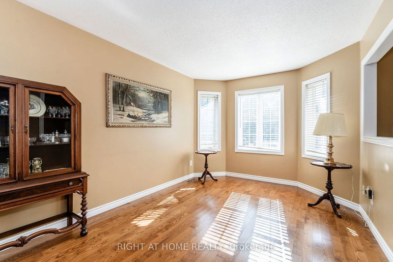 52 Monique Cres  Barrie, L4M 6Y4 | Image 11