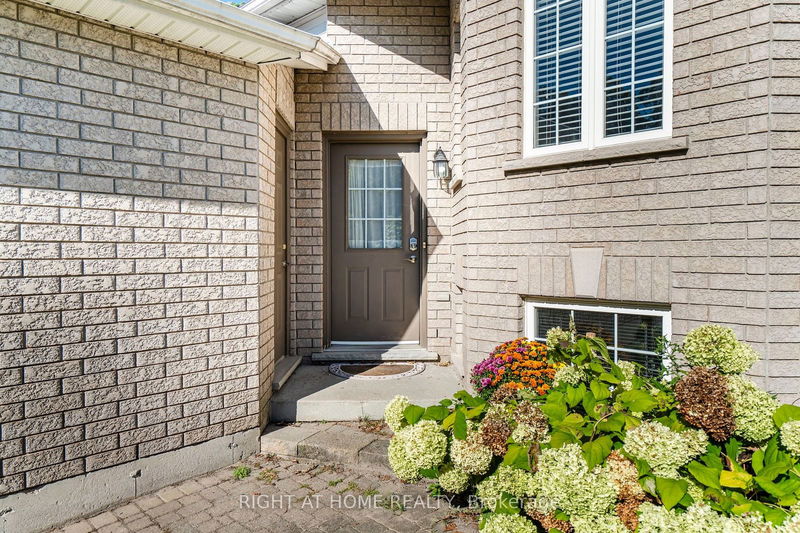 52 Monique Cres  Barrie, L4M 6Y4 | Image 3