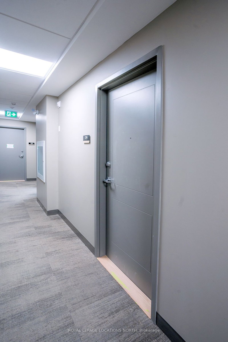 124 - 4 Kimberly Lane, Collingwood, L9Y 5T6 | Image 2