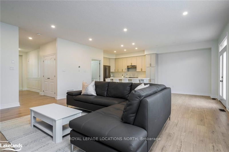 14 Gilpin Cres  Collingwood, L9Y 4S1 | Image 11