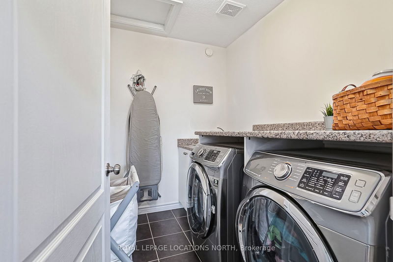 53 Chamberlain Cres  Collingwood, L9Y 0C9 | Image 22