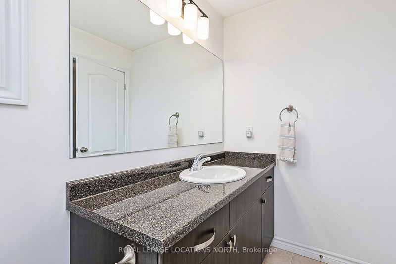 53 Chamberlain Cres  Collingwood, L9Y 0C9 | Image 25