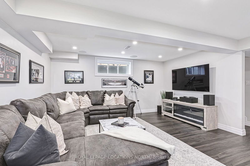 53 Chamberlain Cres  Collingwood, L9Y 0C9 | Image 28