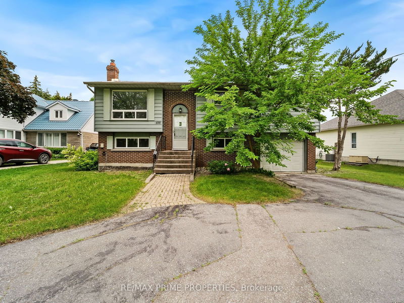 home for lease on 691 Glen Crescent