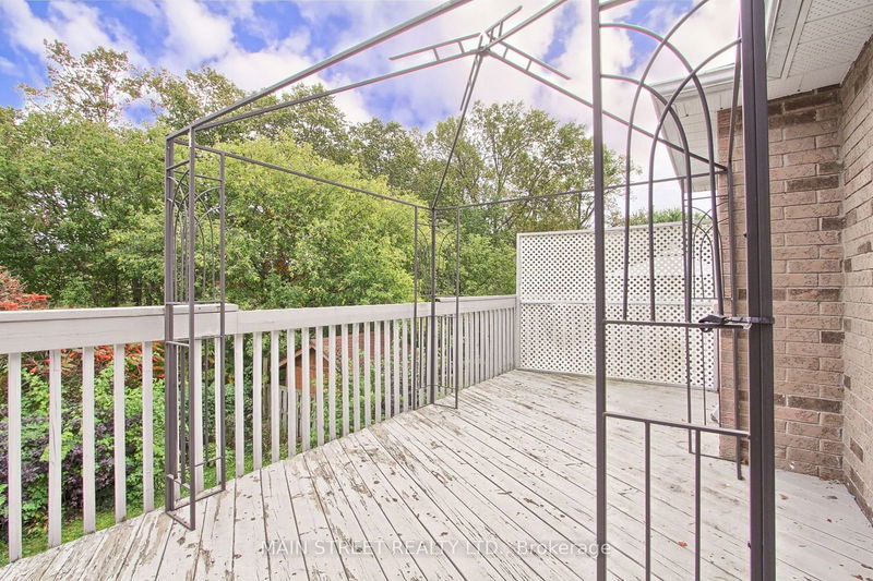 40 Chalmers Dr  Barrie, L4N 8A4 | Image 25