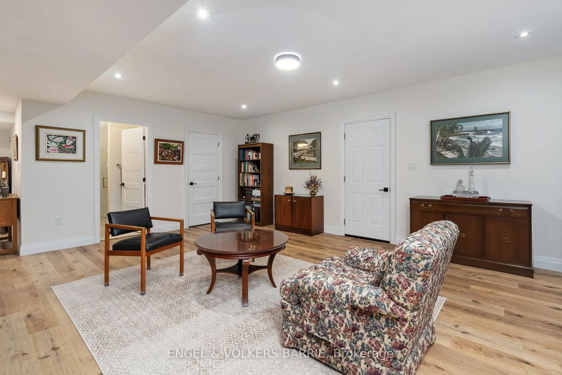 203 Montgomery Dr  Barrie, L4N 4G9 | Image 24