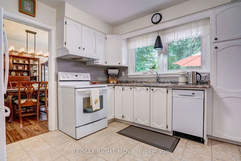 5 Dalton Cres N Orillia, L3V 5J6 | Image 5